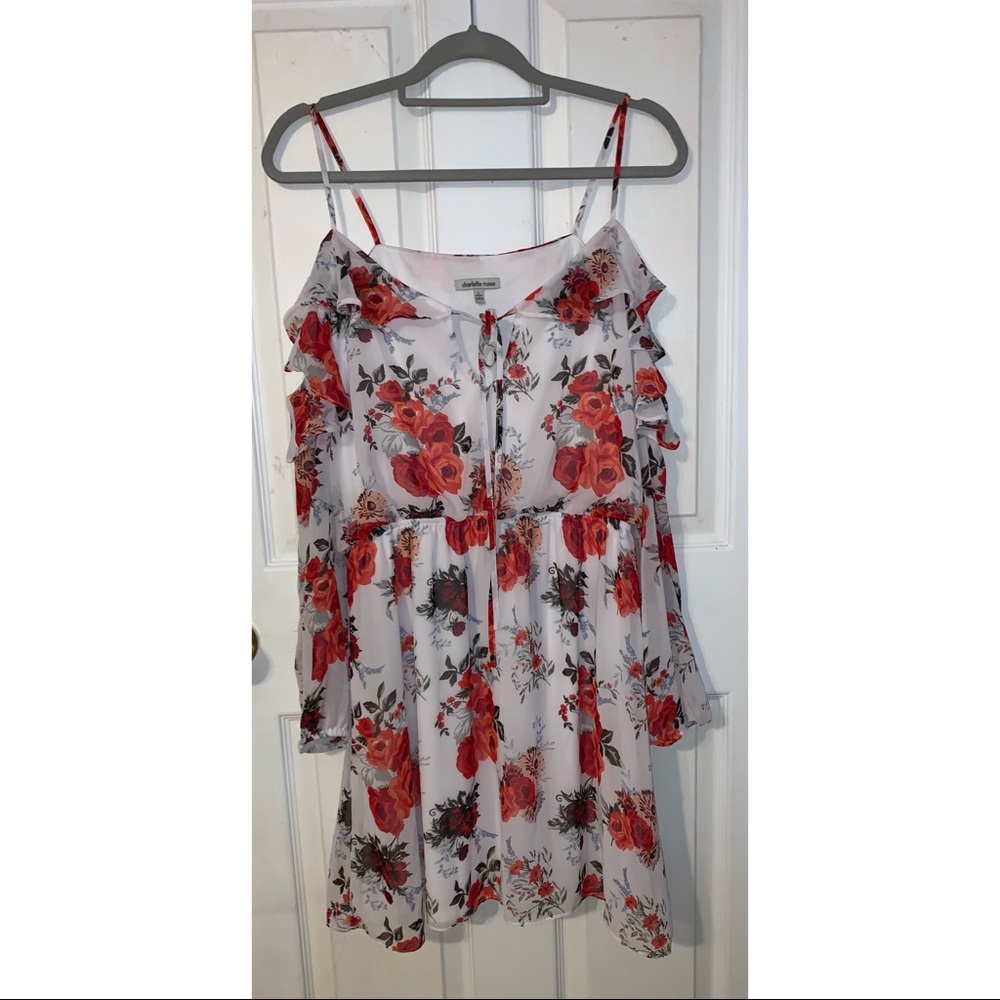 Flowy floral dress with balloon sleeves